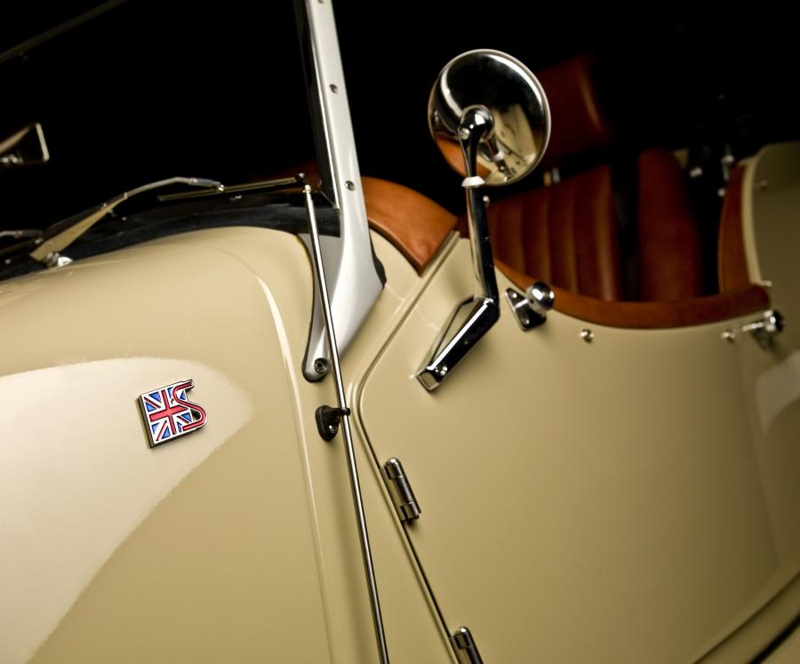 Детали экстерьера Morgan Roadster 2004 года  (фото 8 из 30)